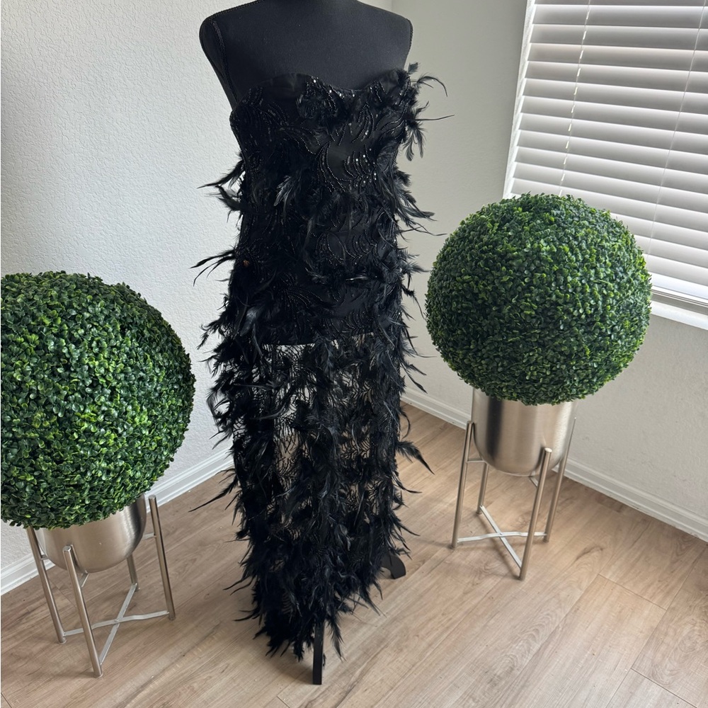 Elegant Black Feathered Wedding Dress Kimish